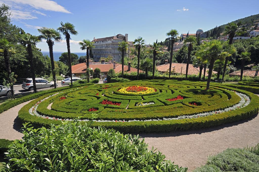 Hotel Opatija Bagian luar foto