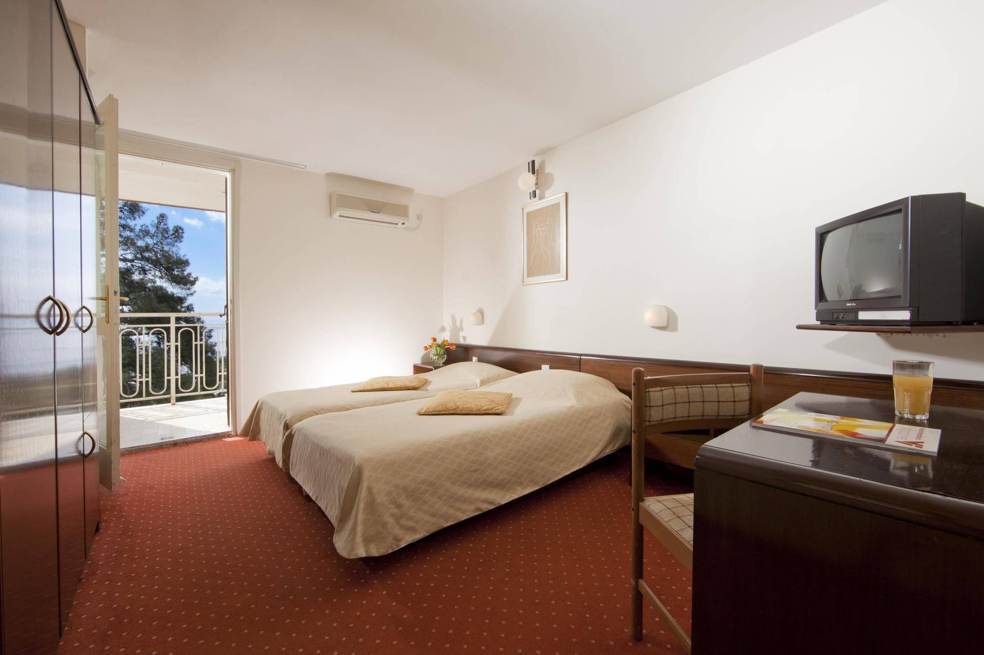 Hotel Opatija Bagian luar foto