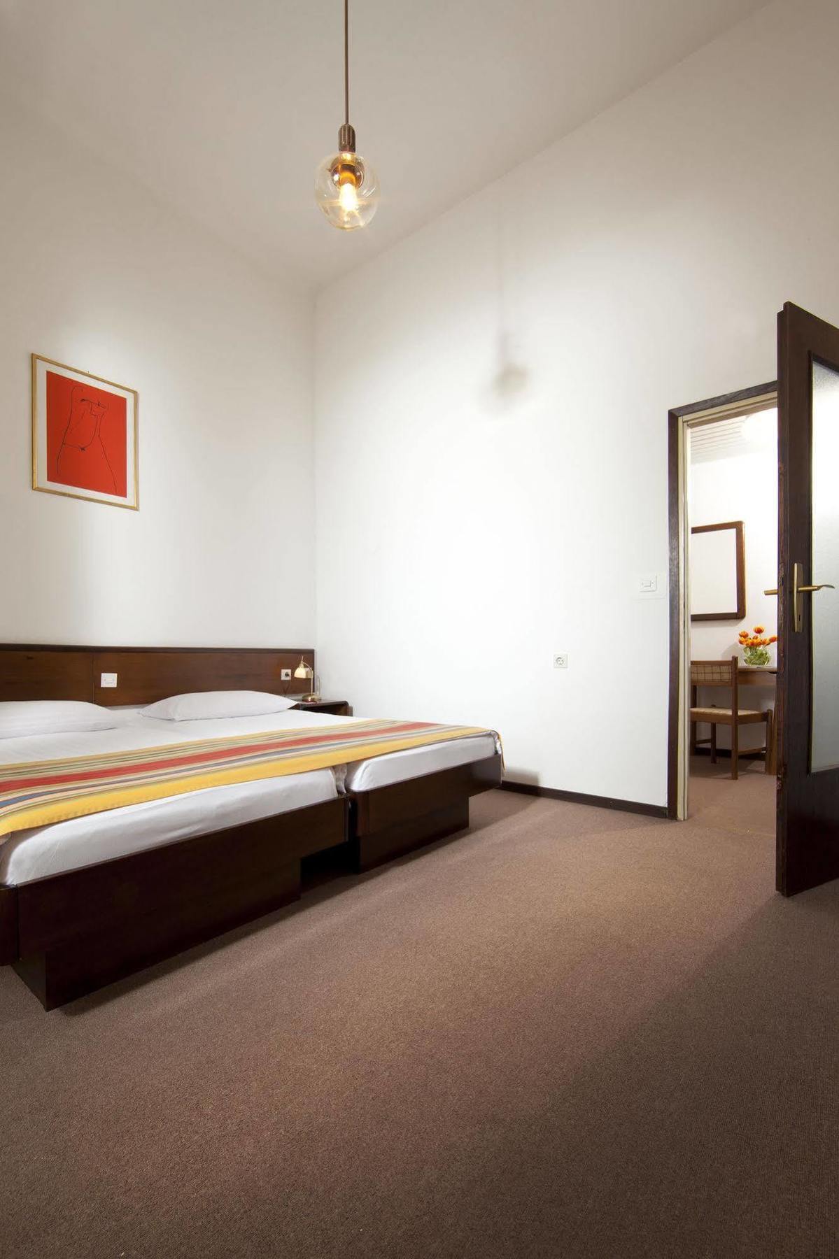 Hotel Opatija Bagian luar foto