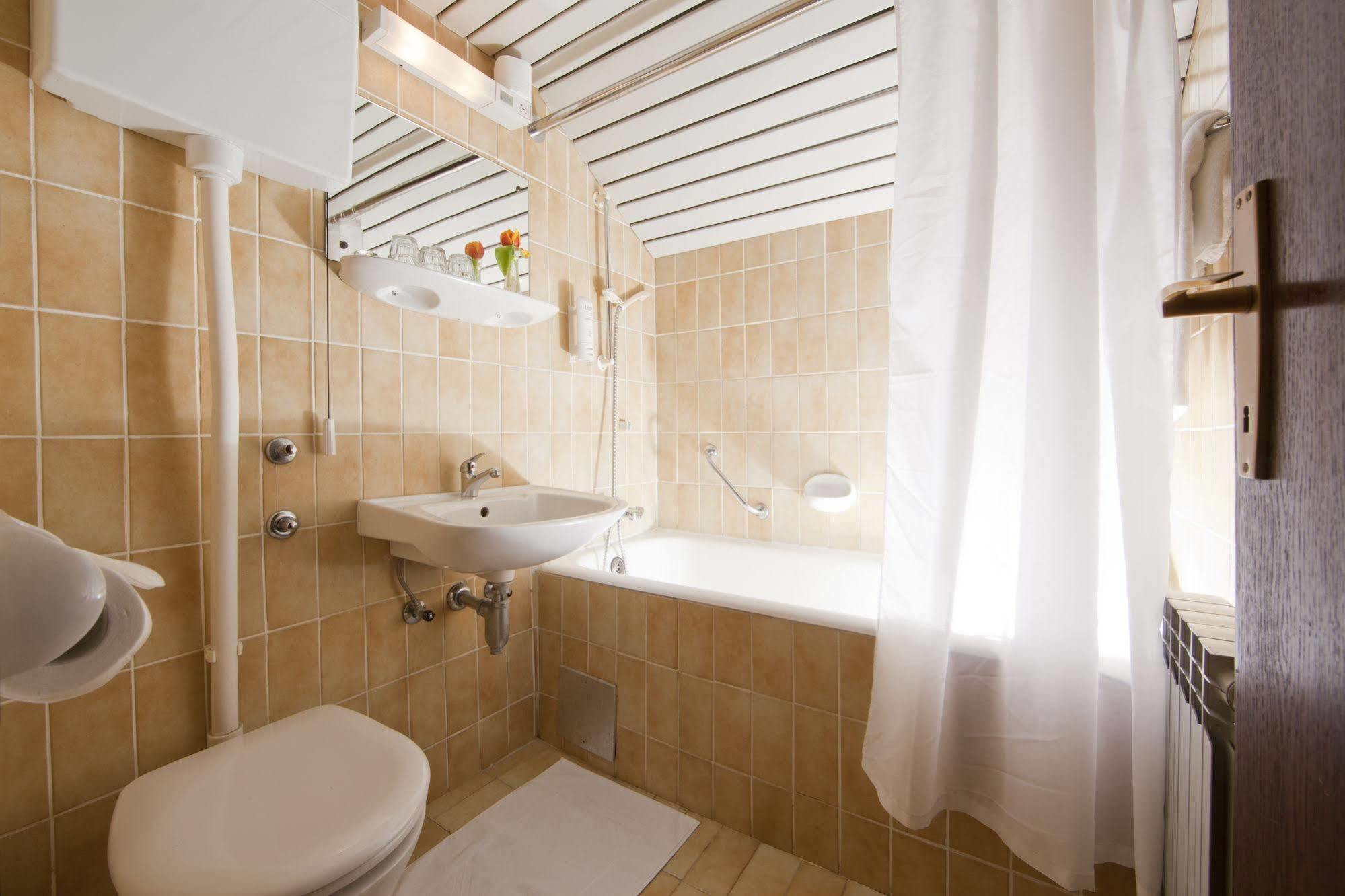 Hotel Opatija Bagian luar foto
