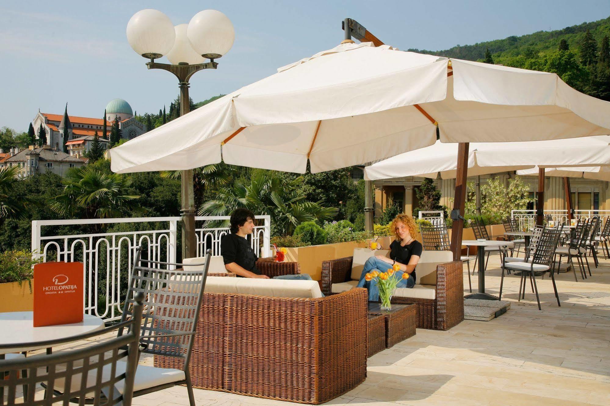 Hotel Opatija Bagian luar foto