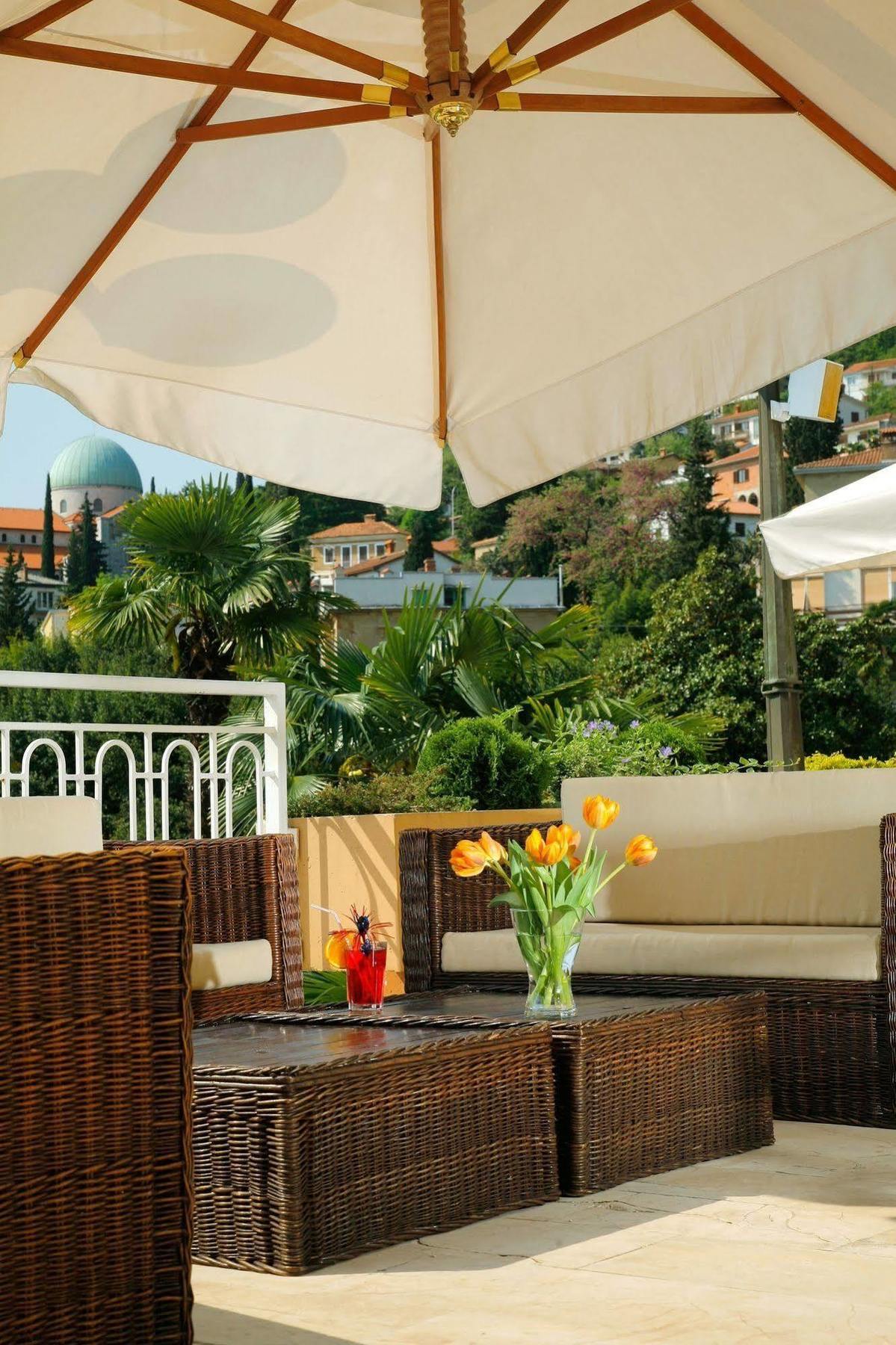 Hotel Opatija Bagian luar foto