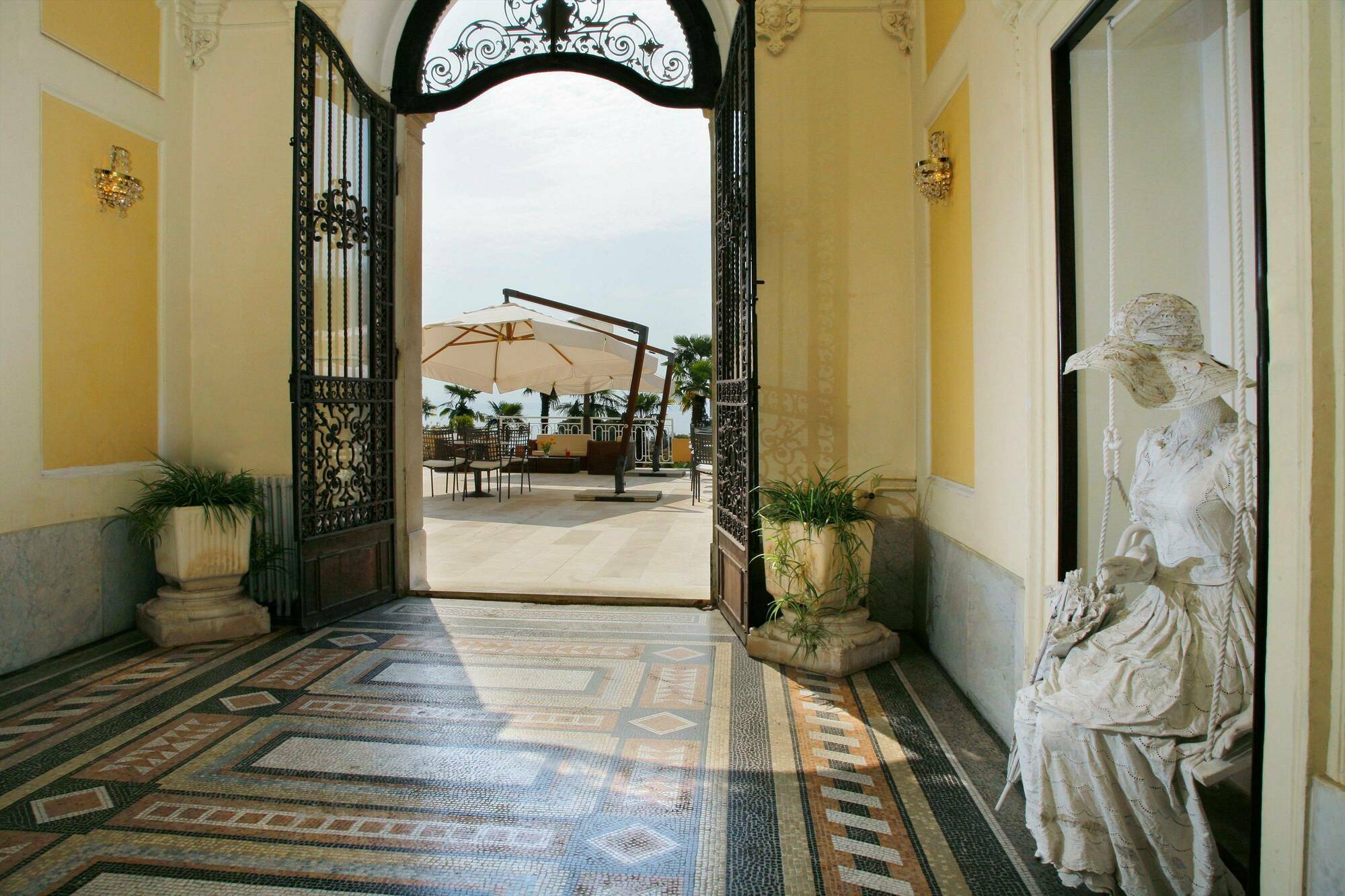 Hotel Opatija Bagian luar foto